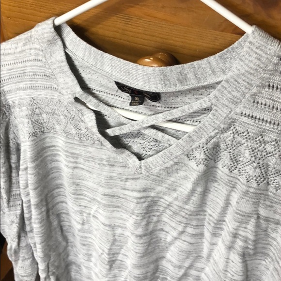 Light weight sweater - Picture 2 of 3